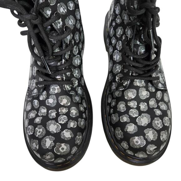 Dr Martens Leopard Hydro Combat Boot Black Skulls Metallic Leather Ankle Girls 4 - Picture 14 of 15